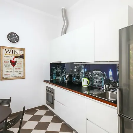 Karla Apartment *