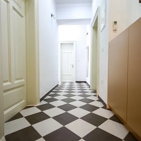 Karla Apartment