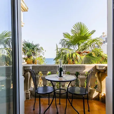 Karla Apartment
